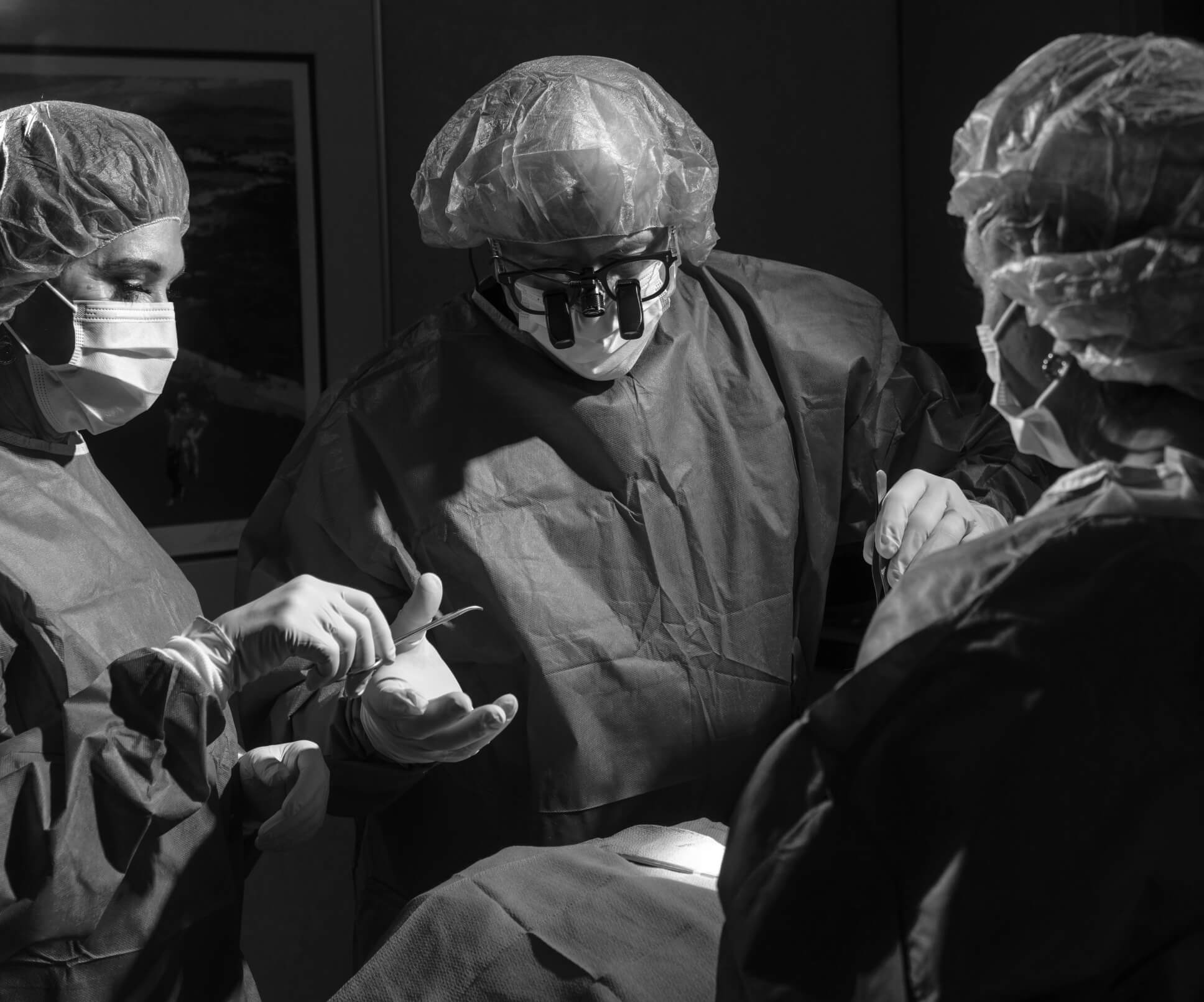 Dr. Bonaldi in surgery with his surgical team